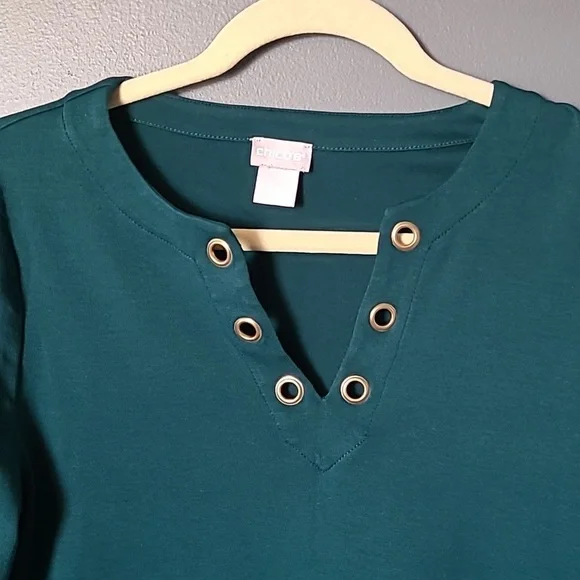 Chicos Green Top - Picture 2 of 4